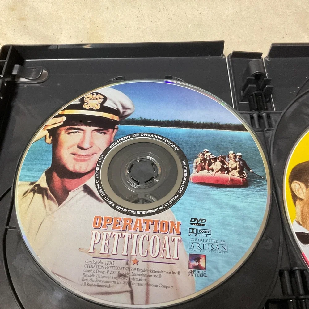 DVD - 4 disc collectors set Cart Grant.   V144